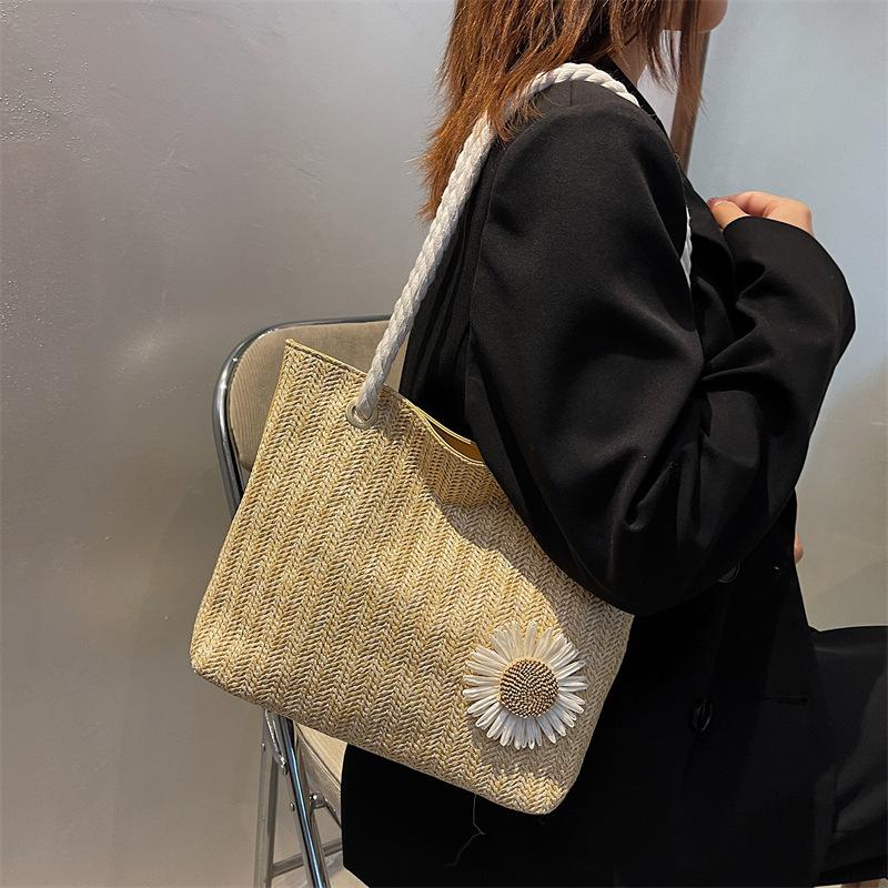 MZ Large Woven Shoulder Bag Women Casual Handbag 30x24x8cm - Image 3