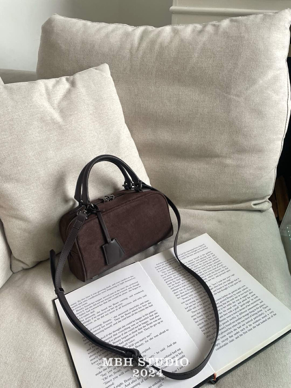 MBH Matte Leather Simple Retro Bowling Bag with Shoulder Strap and Charm - Image 3